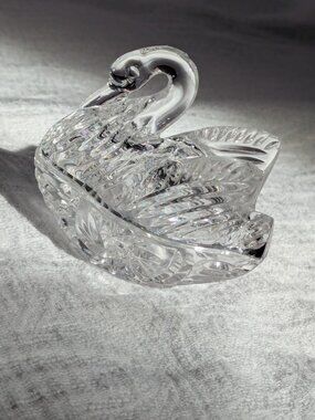 glass crystal elegant swan trinket box